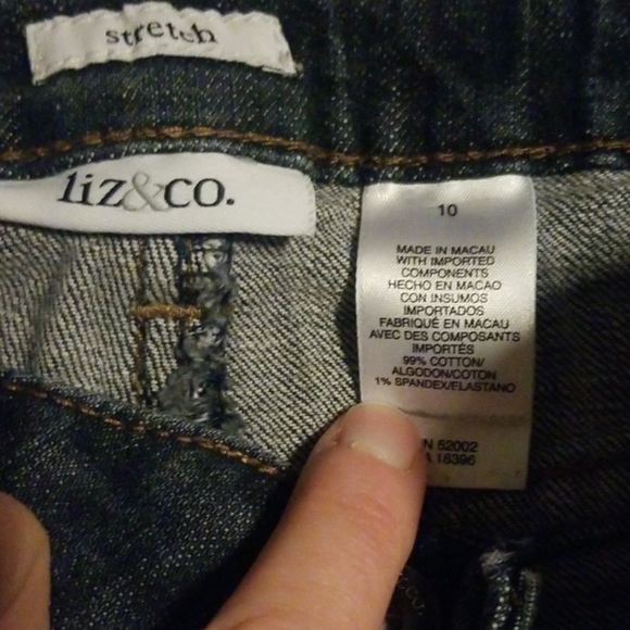 Liz Co. Dark blue Jean's, stretch - Picture 5 of 5